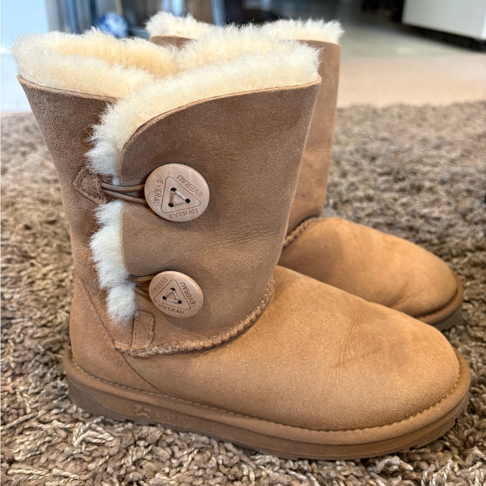 Everau Twin Button Chestnut Boots View 4